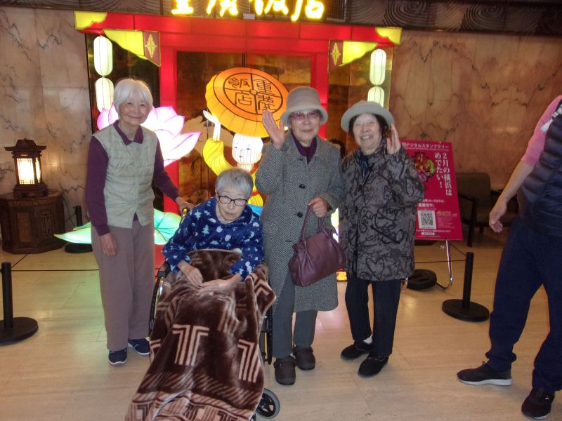 ②中華街と元町に行き、重慶飯店でランチをいただきました。